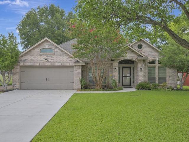 House for sale in Benbrook, Texas