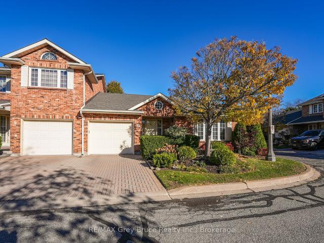 Duplex for sale in Niagara, Ontario