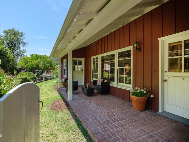 House for sale in La Canada Flintridge, California