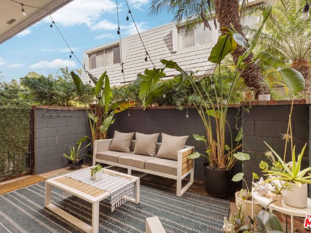 Condo for sale in Canoga Park, California