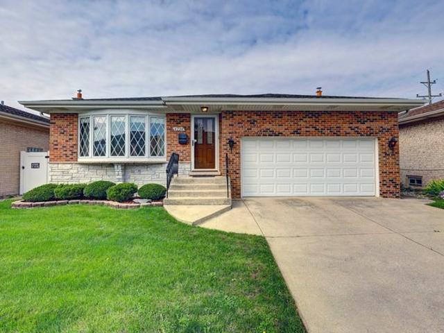 House for sale in Chicago, Cook County
