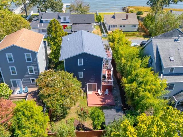 House for sale in Shady Side, Maryland