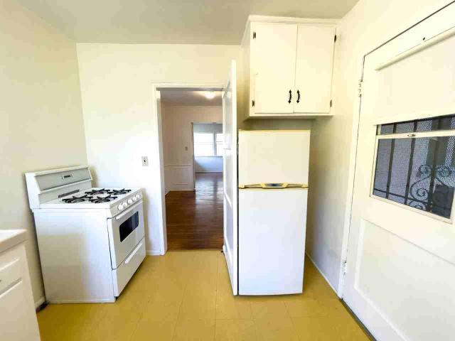 Apartment for rent in Canoga Park, California