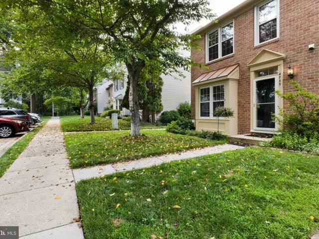 Townhouse for sale in Ellicott City, Maryland