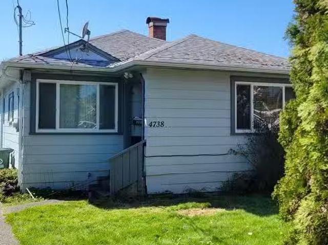 House for sale in Clayoquot, British Columbia