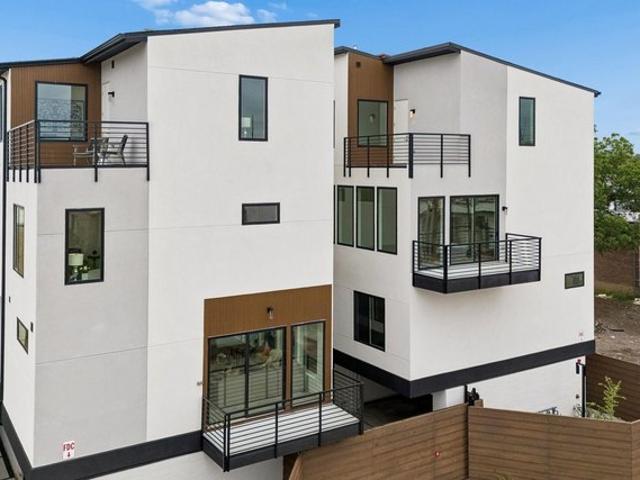 Condo for sale in Dallas, Texas