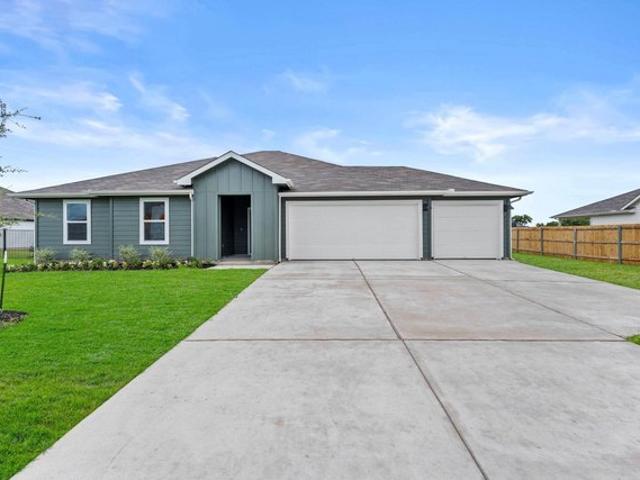 House for sale in Lockhart, Caldwell County