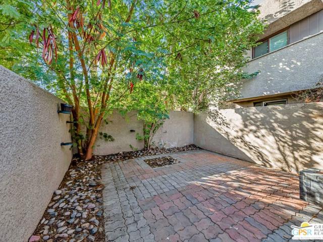 Condo for sale in Palm Springs, Riverside County