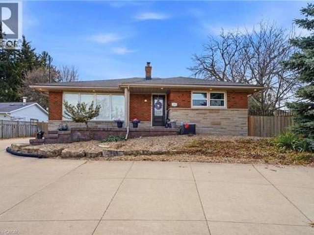 House for sale in Ancaster, Ontario