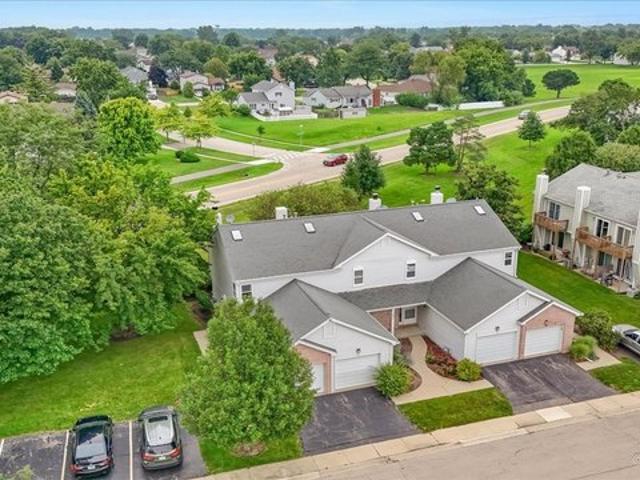 Townhouse for sale in Bartlett, Illinois