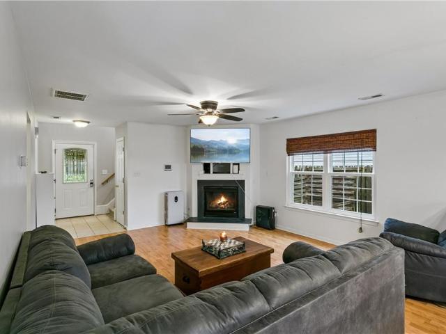 House for sale in Springfield Terrace, Williamsburg