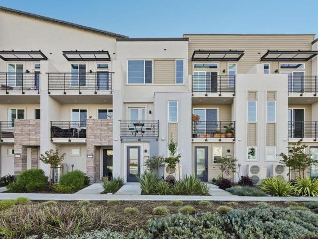 Condo for sale in Alameda, California