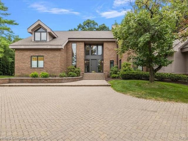 House for sale in Bloomfield Hills, Michigan