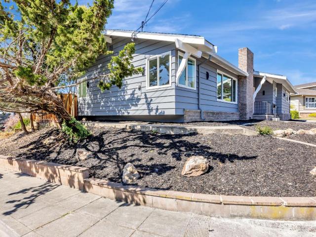 House for sale in Castro Valley