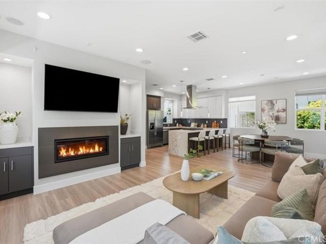 Townhouse for sale in Lawndale, California