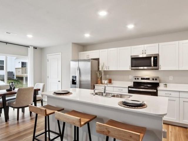 Townhouse for sale in Urbandale, Iowa
