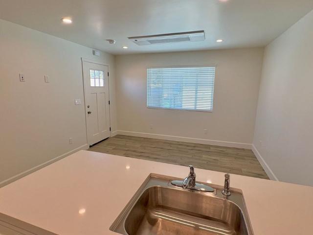Apartment for rent in Lawndale, California