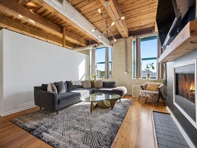 Condo for sale in Ravenswood, Chicago