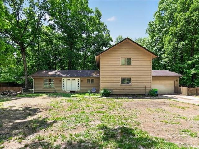 House for sale in West Farmington, Ohio