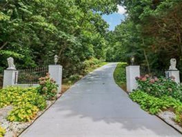 House for sale in Lilburn, Georgia