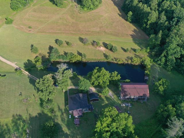 House for sale in Pitts, Beattyville