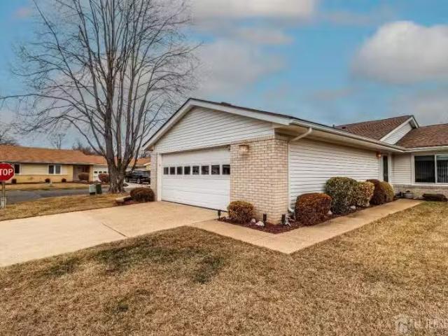 Condo for sale in East Brunswick
