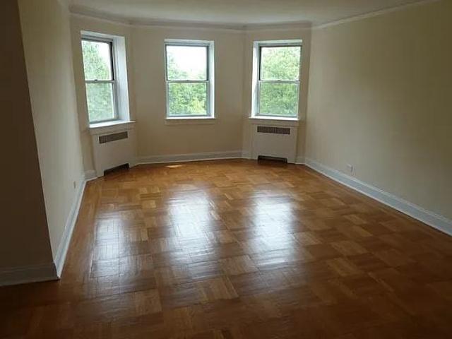 Property for rent in The Bronx, Arverne