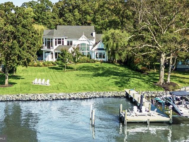 House for sale in Shady Side, Maryland