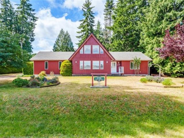 House for sale in Bowser, British Columbia