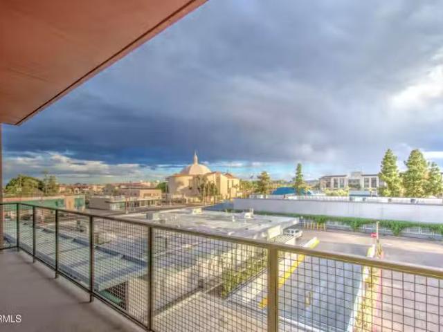 House for sale in Phoenix House for sale in Phoenix