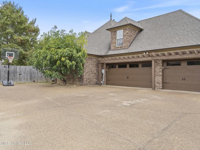 House for sale in Nesbit, Mississippi