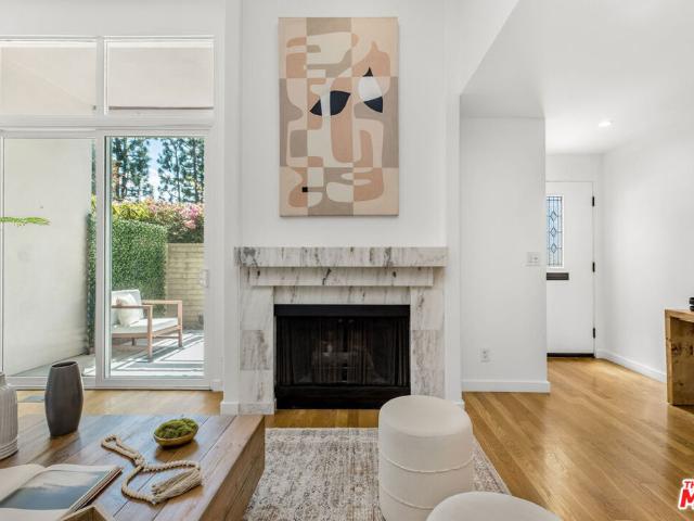 Townhouse for sale in Canoga Park, California