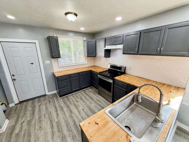 House for sale in Garden Homes, Milwaukee