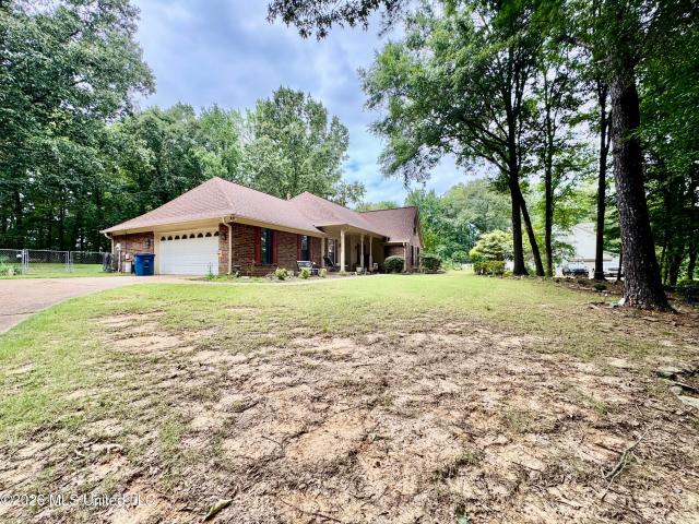 House for sale in Nesbit, Mississippi