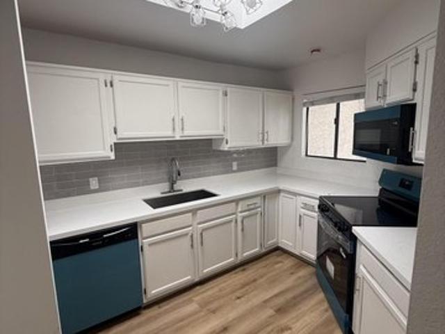 Townhouse for sale in Glendale, Arizona