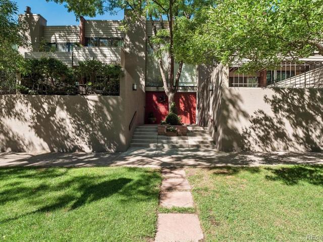 Townhouse for sale in Denver