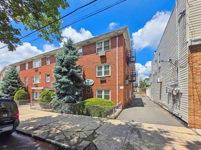 Condo for sale in Hudson, New Jersey