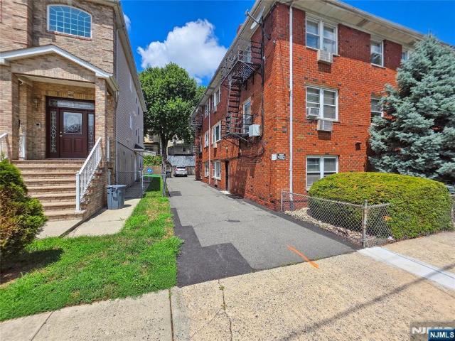 Condo for sale in Hudson, New Jersey