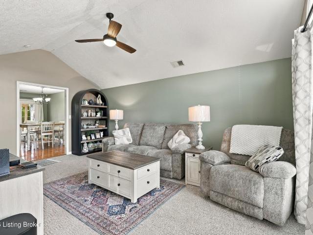 House for sale in Mount Washington, Bullitt County