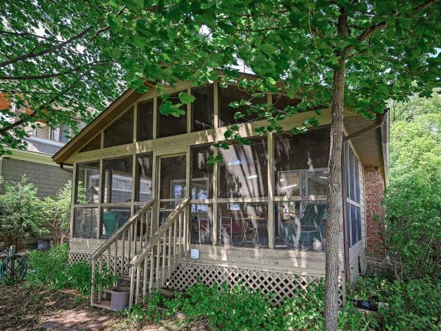 House for sale in Excelsior
