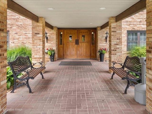 Condo for sale in Westmont, Illinois