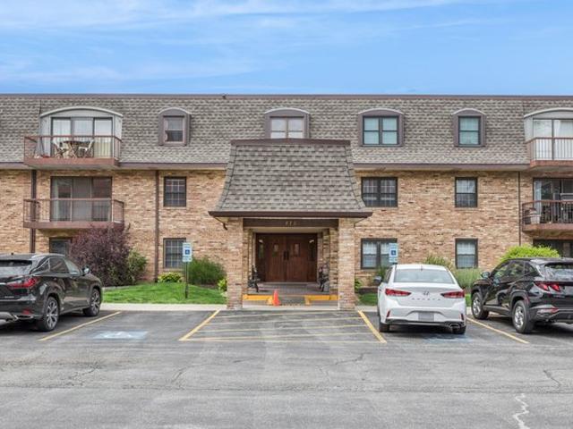 Condo for sale in Westmont, Illinois