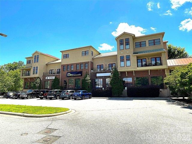 Condo for sale in Hendersonville, North Carolina