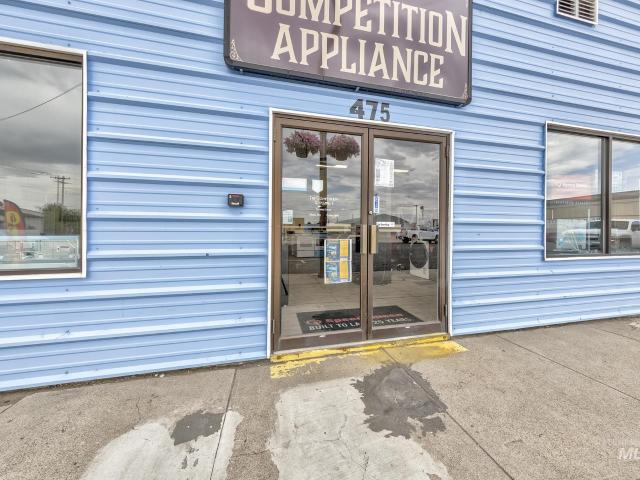 Commercial for sale in Ontario