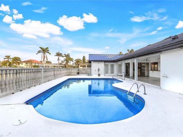 Property for sale in Vanderbilt Beach, Florida