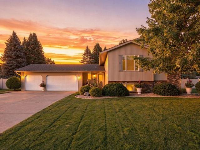 House for sale in Commons, Shoreview