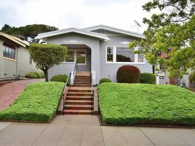 Condo for rent in Oakland