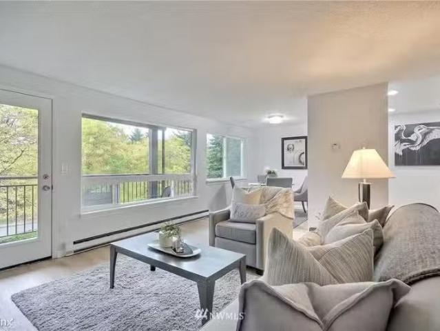 Condo for rent in Kirkland