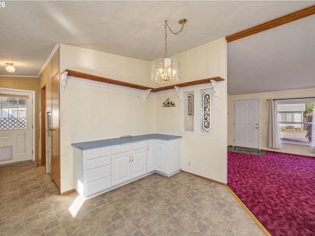 House for sale in Oakridge, Lane County