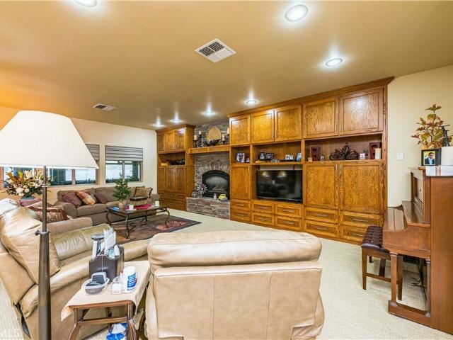 House for sale in Lake Isabella